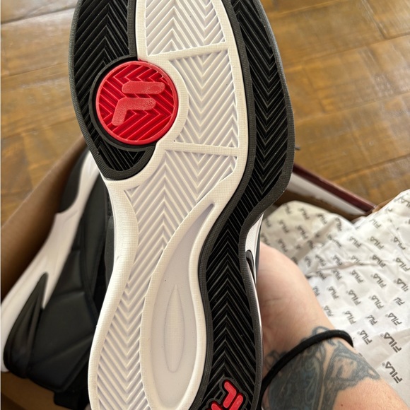 Fila Activisor Viz Kids' Shoes - Black and Red - Picture 4 of 10